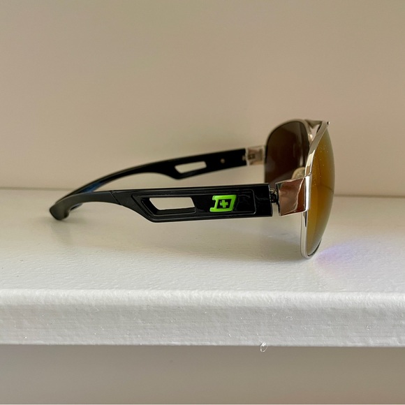 DXTREME Cool AVIATOR Style SUNGLASSES With Iridescent PURPLE Lenses - Picture 7 of 9